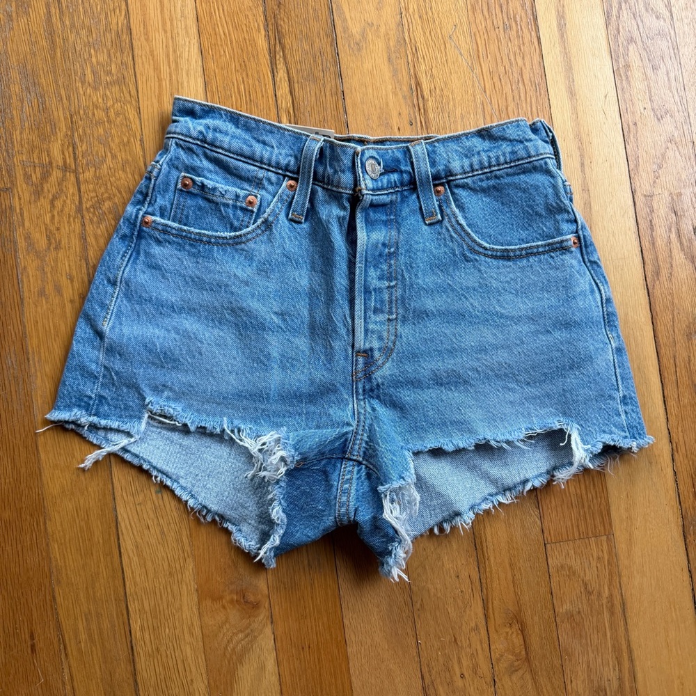 NEW Levi’s 501 denim shorts